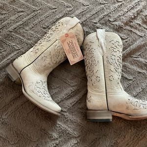 Never worn brand new and still have the tages on them!